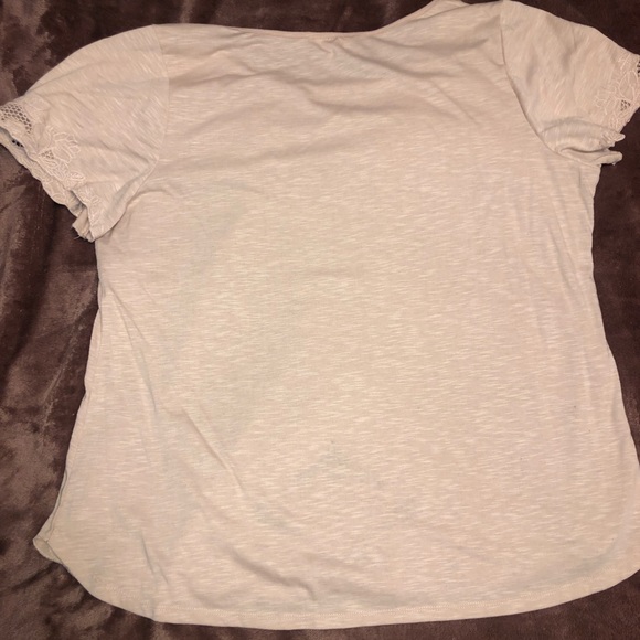 Women’s Top - Picture 2 of 5